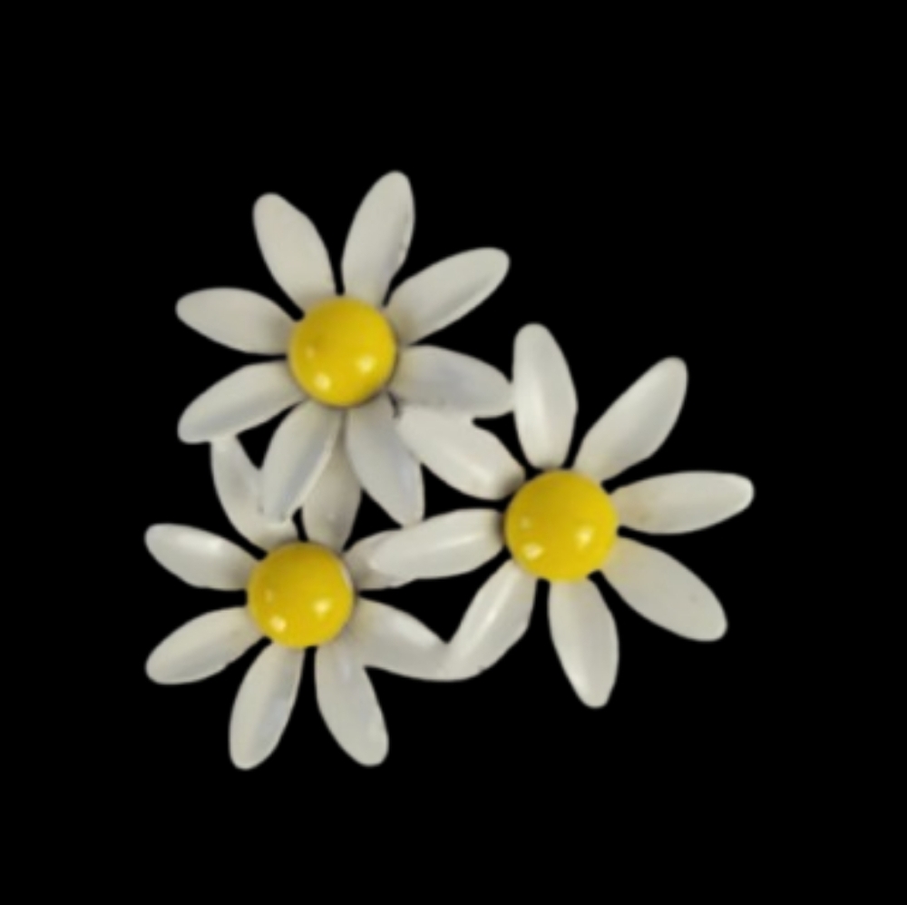 Vintage 60s–70s Enamel Triple Daisy Brooch • White & Yellow Mod Flower Pin